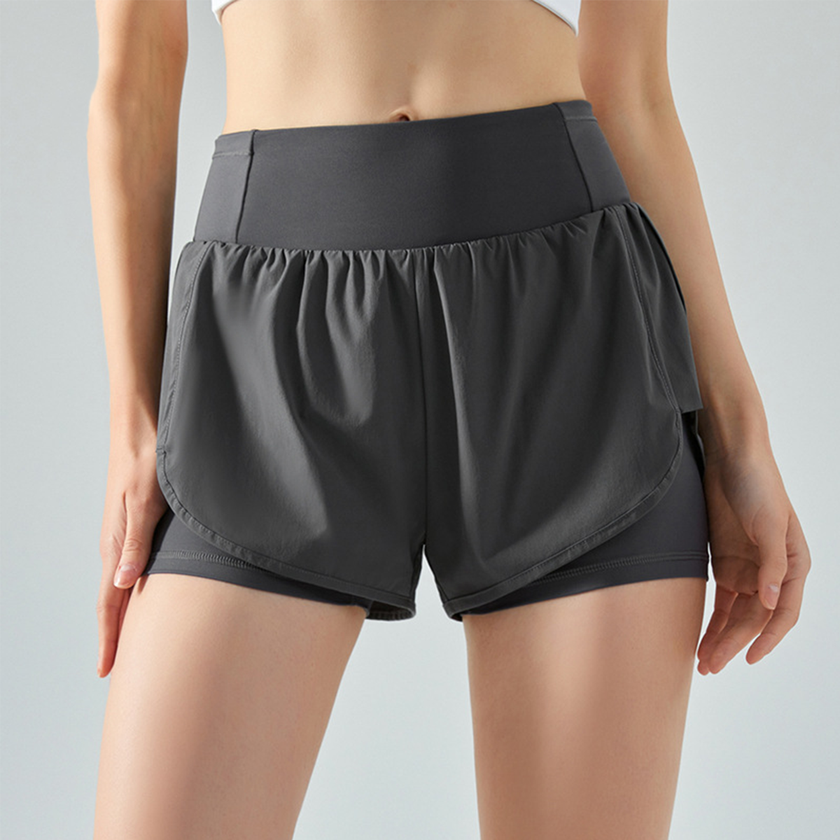 Three-Pocket Breathable Quick-Dry Sports Shorts DSS562
