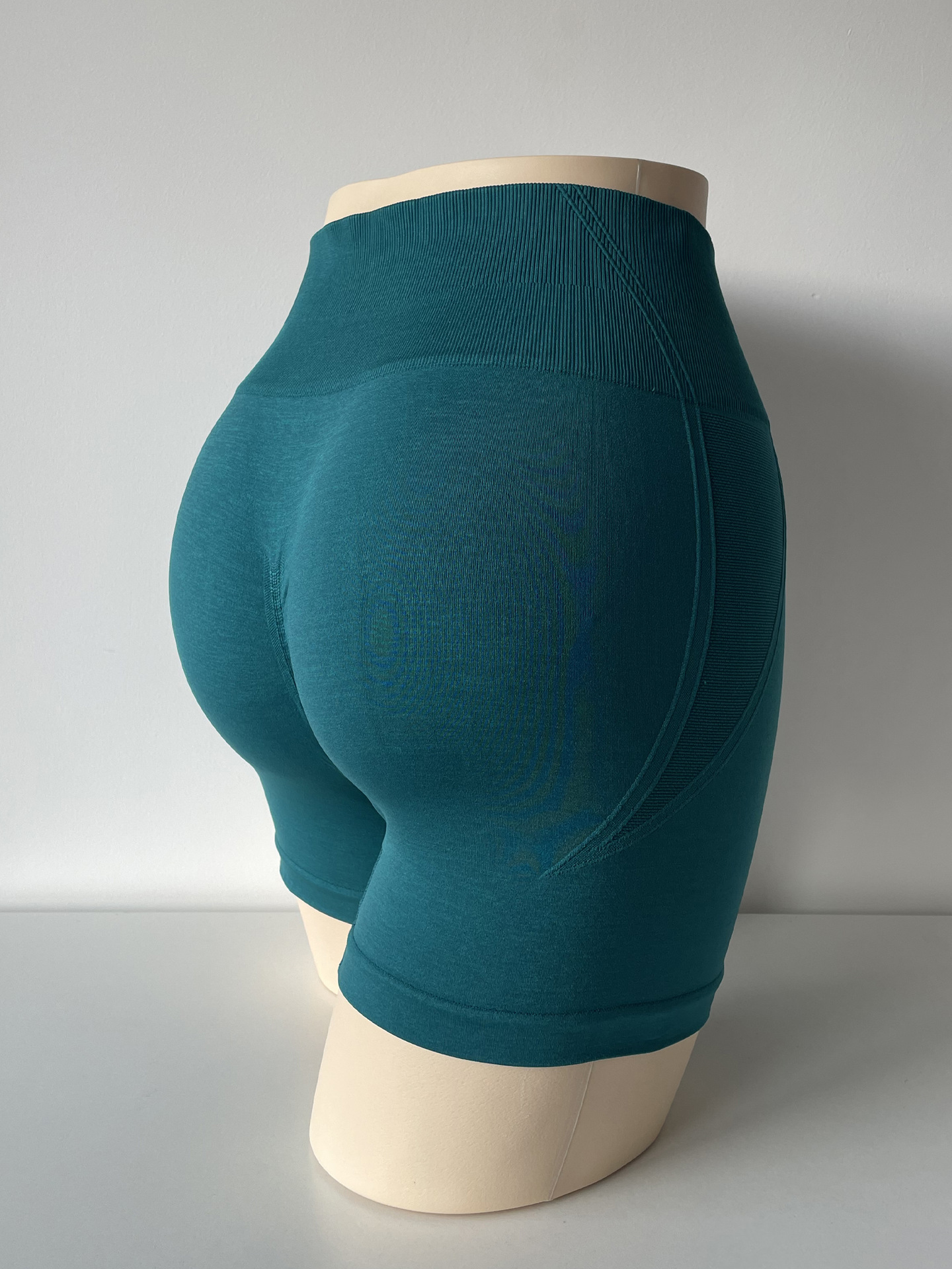 Seamless  Butt-Lifting Yoga Shorts LX8180D
