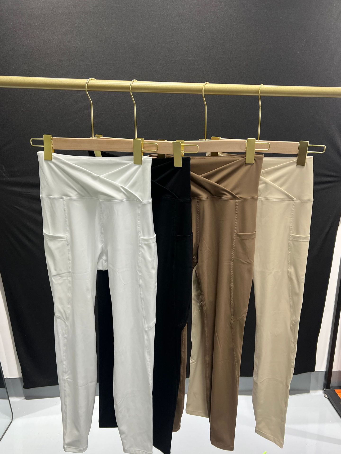  Beauty Fitness Yoga Wear for Women Yoga Pants SKL-FNK2309
