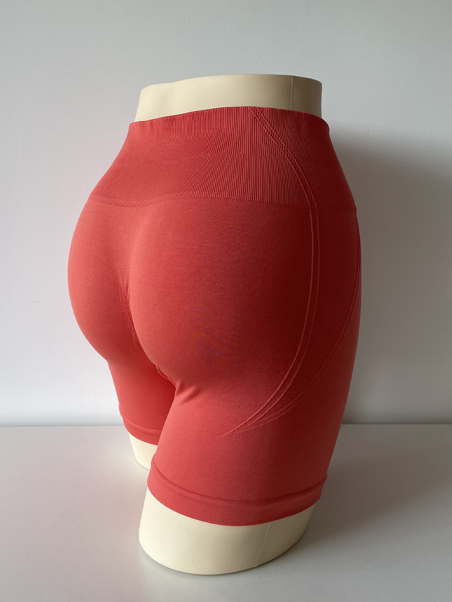 Seamless  Butt-Lifting Yoga Shorts LX8180D