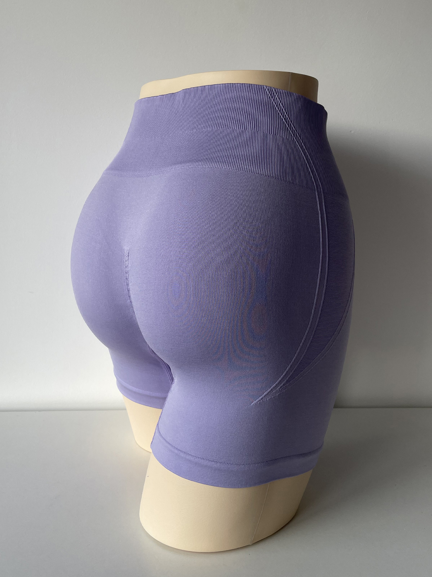 Seamless  Butt-Lifting Yoga Shorts LX8180D