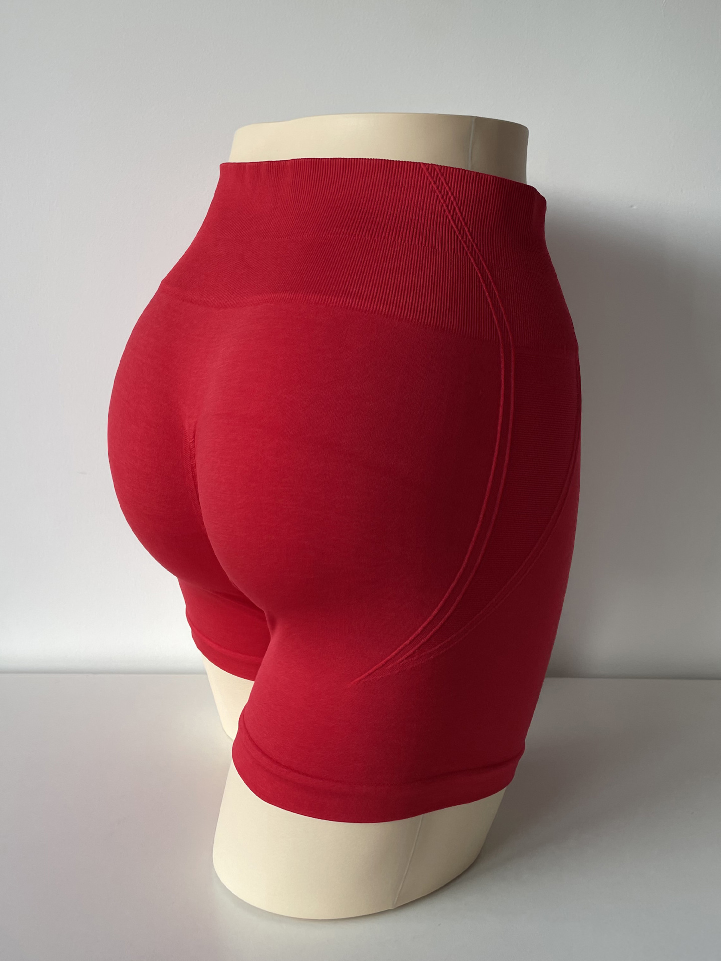 Seamless  Butt-Lifting Yoga Shorts LX8180D