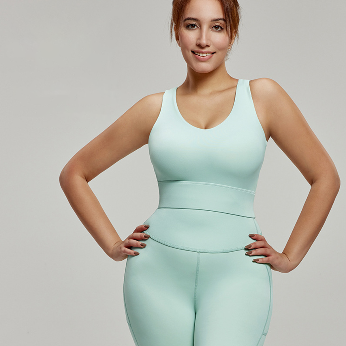 Back Twist-Knot Plus Size Sports Bra DWB215025