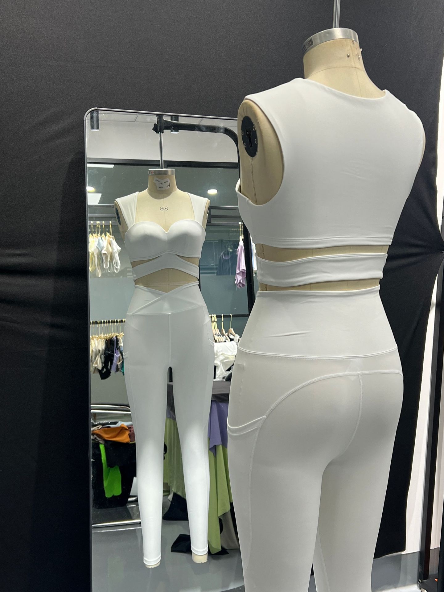  Strap Yoga Vest Slimming and Flattering Bra Running and Fitness Wear SKL-FNK2309