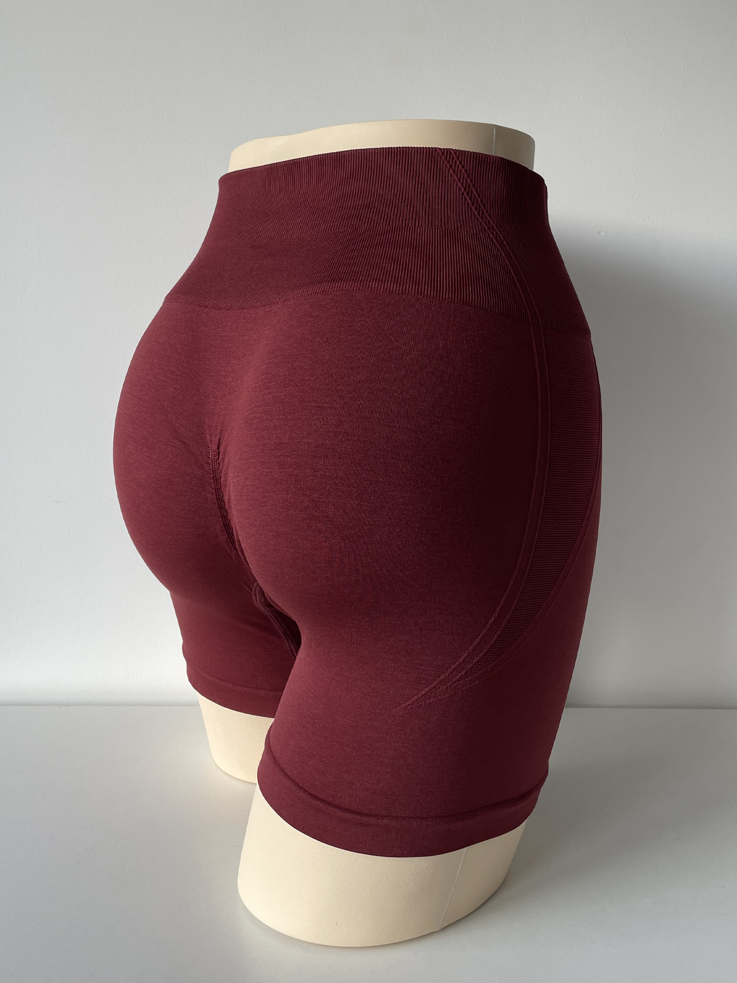 Seamless  Butt-Lifting Yoga Shorts LX8180D
