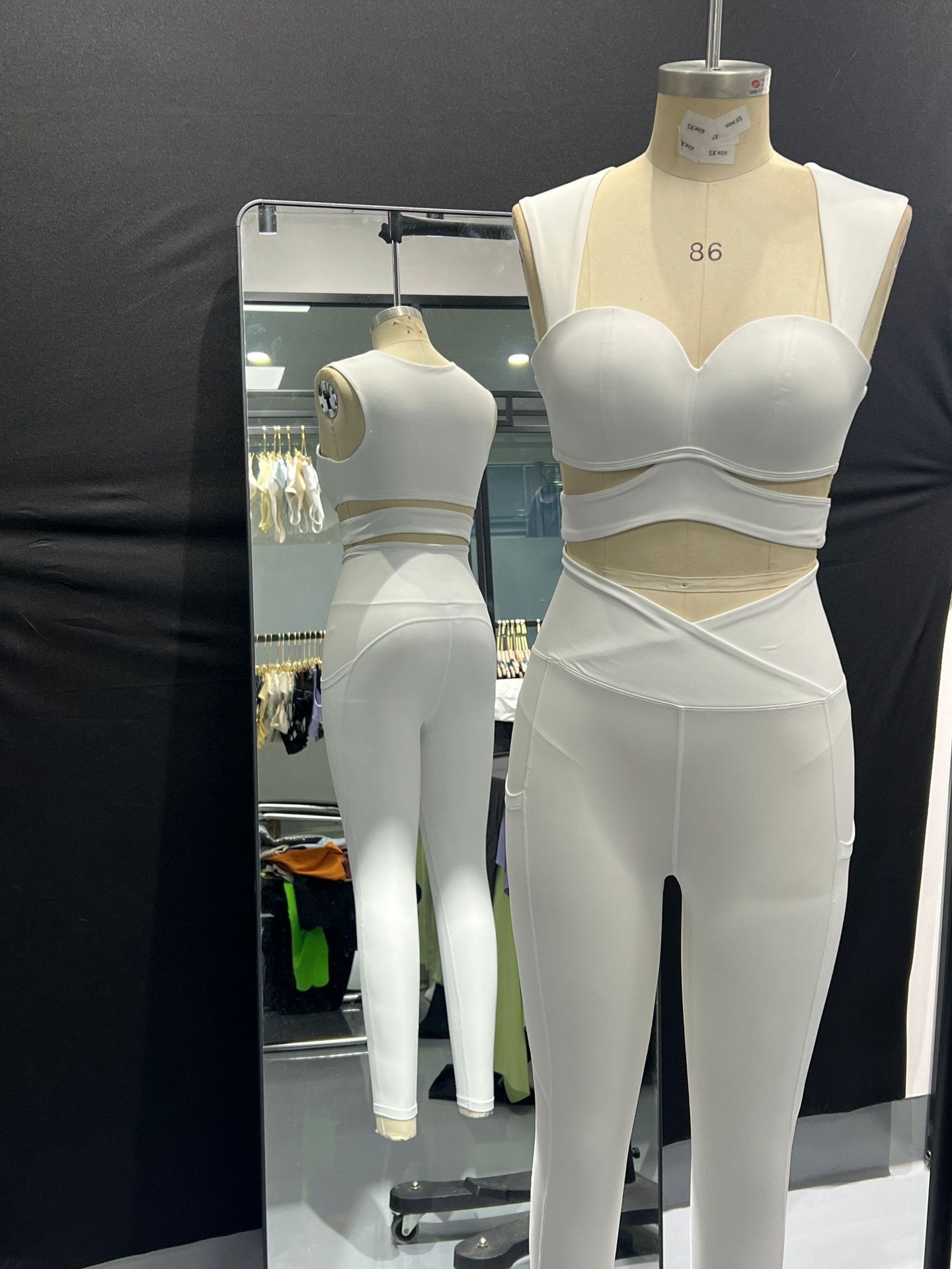 Strap Yoga Vest Slimming and Flattering Bra Running and Fitness Wear SKL-FNK2309