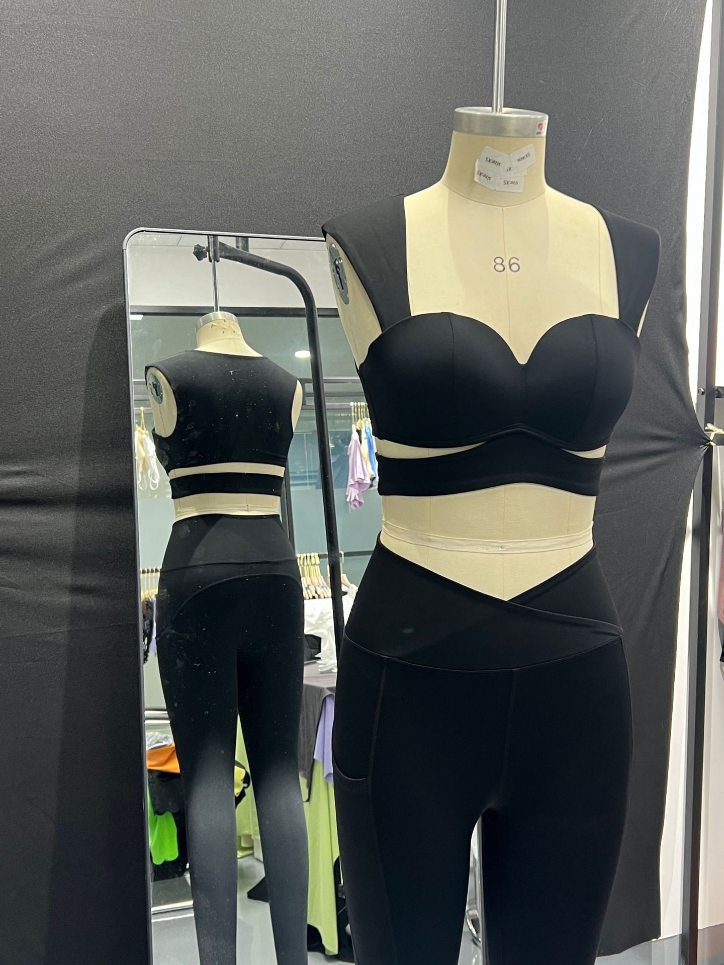  Strap Yoga Vest Slimming and Flattering Bra Running and Fitness Wear SKL-FNK2309