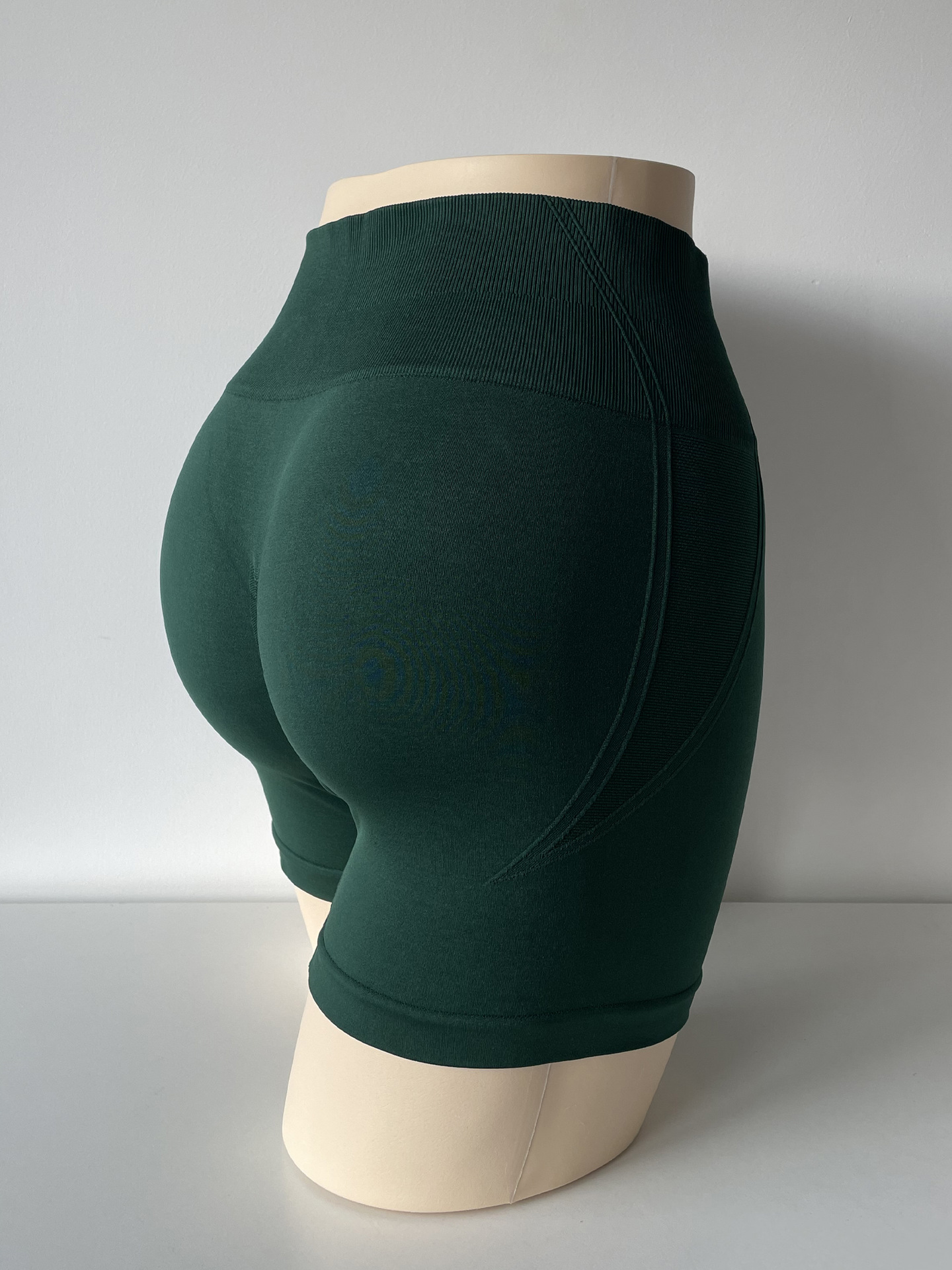 Seamless  Butt-Lifting Yoga Shorts LX8180D