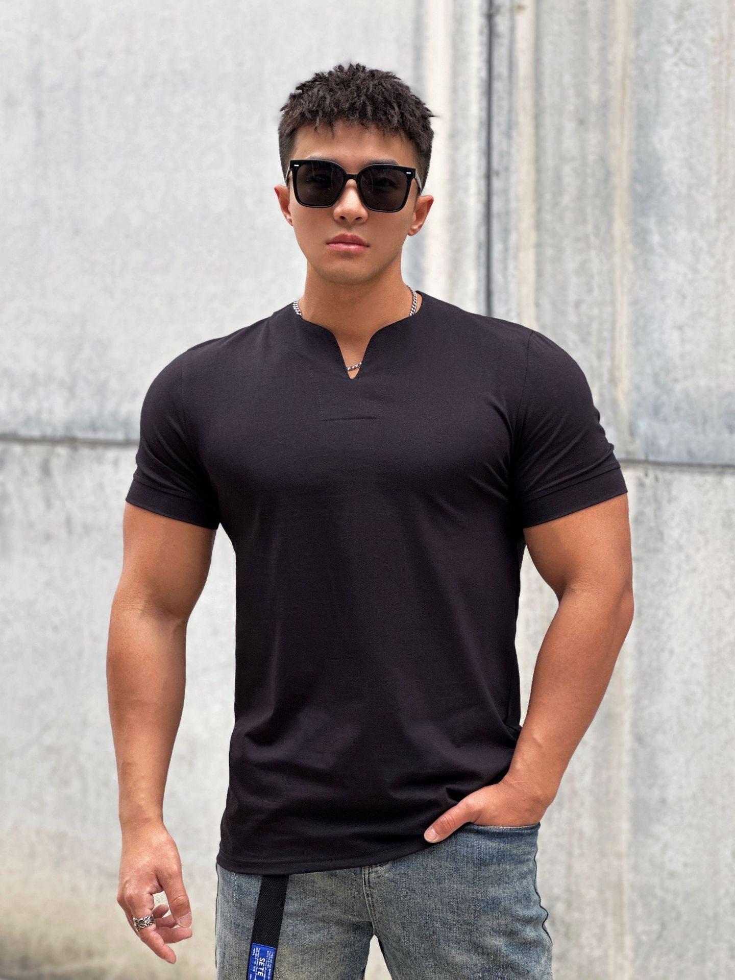 Men's Loose V-Neck Short-Sleeve T-Shirt V100