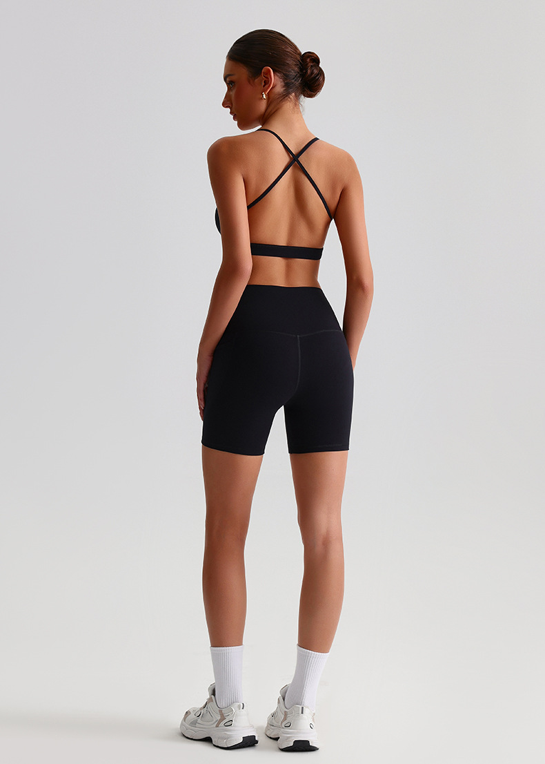 Yoga Suit For Women Casual Sports shorts three-quarter length shorts And Tight-fitting Nude Yoga Bra SKL-LQ5639