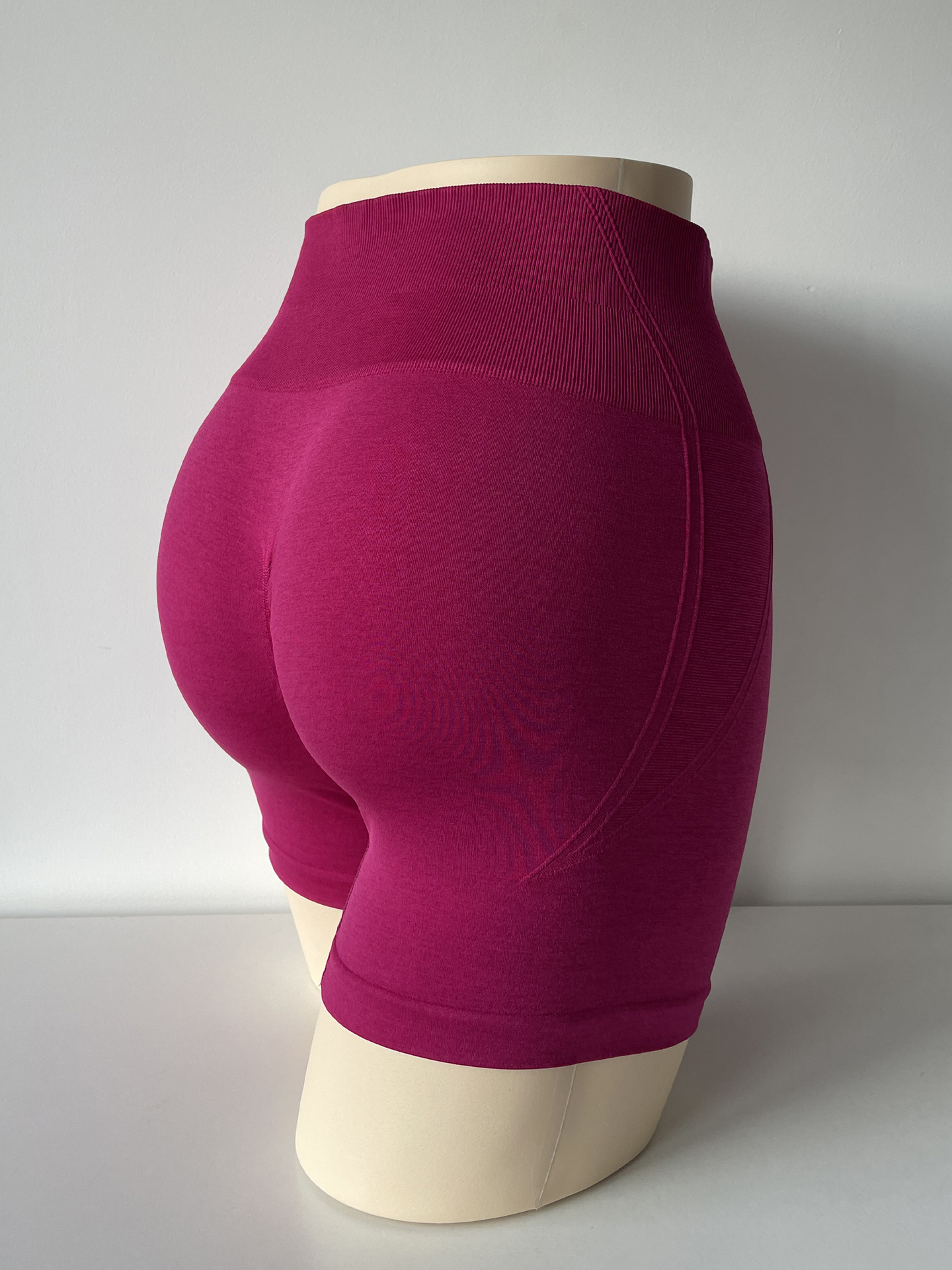 Seamless  Butt-Lifting Yoga Shorts LX8180D