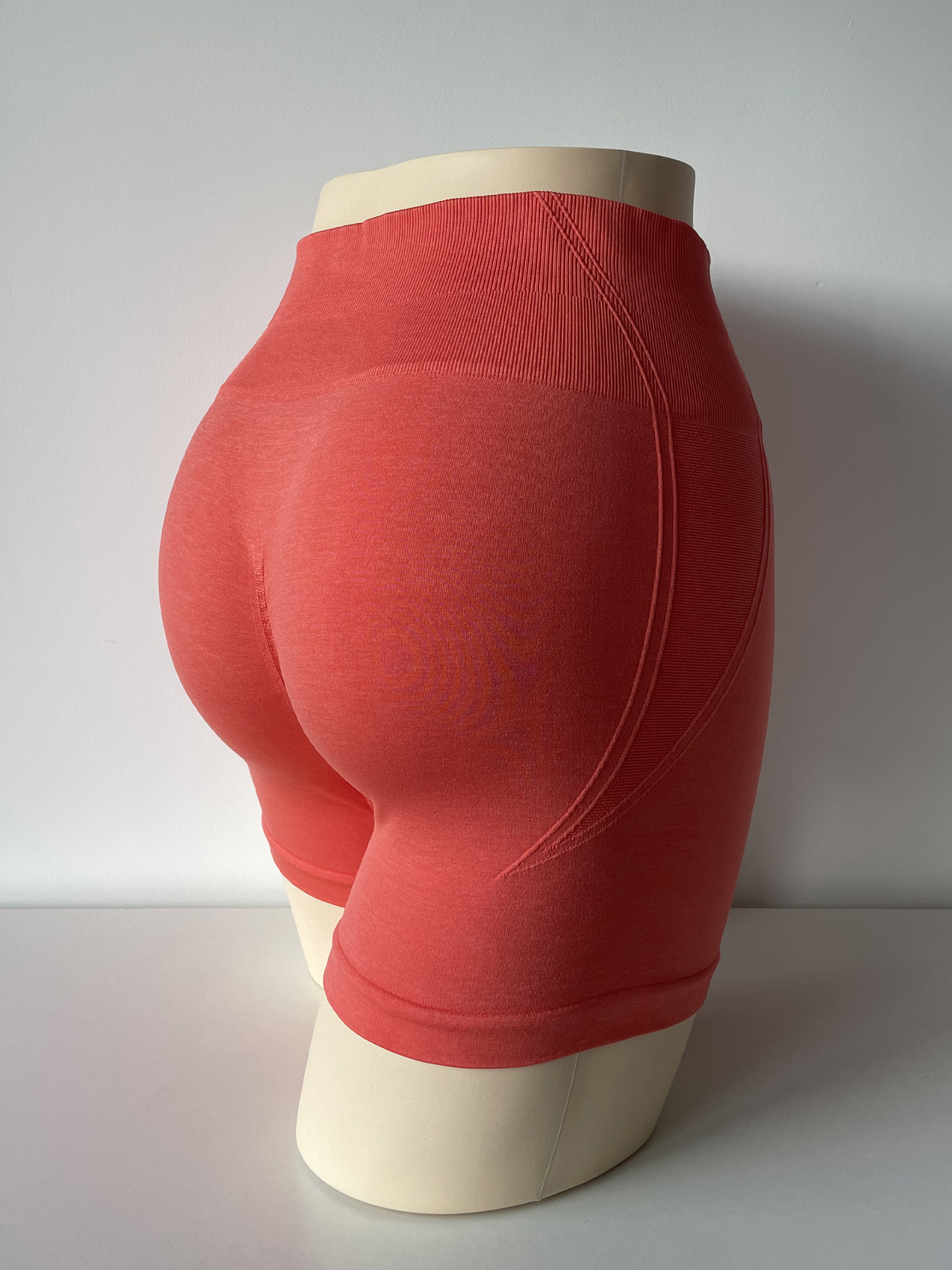 Seamless  Butt-Lifting Yoga Shorts LX8180D