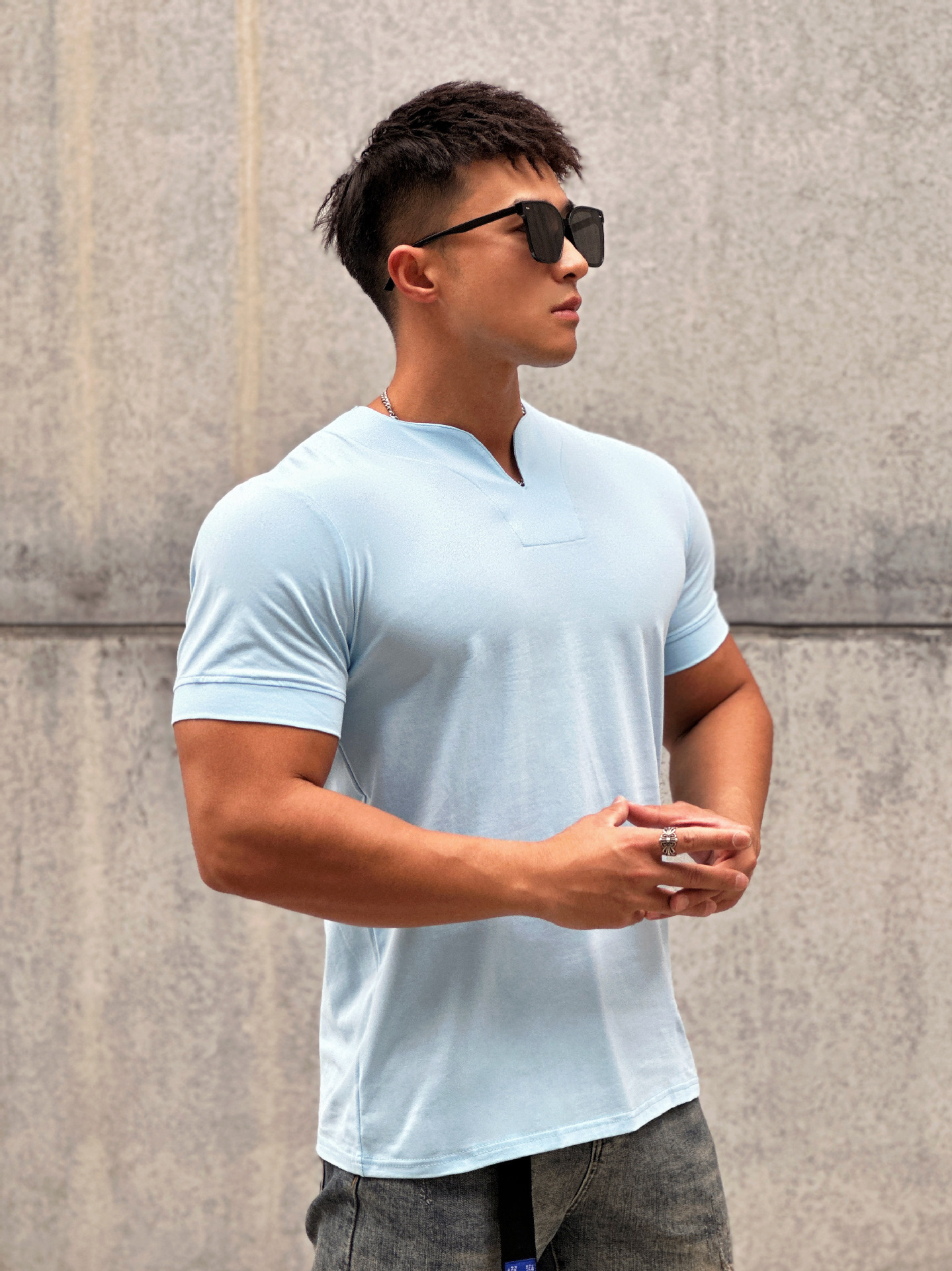 Men's Loose V-Neck Short-Sleeve T-Shirt V100