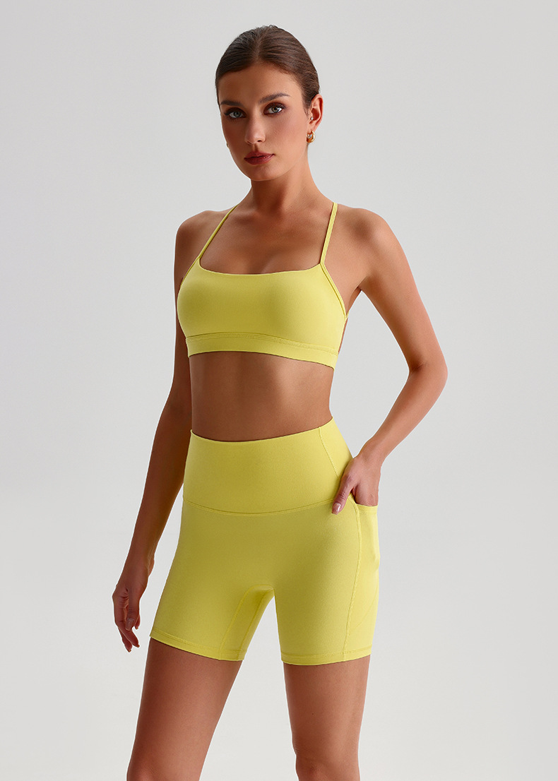 Yoga Suit For Women Casual Sports shorts three-quarter length shorts And Tight-fitting Nude Yoga Bra SKL-LQ5639