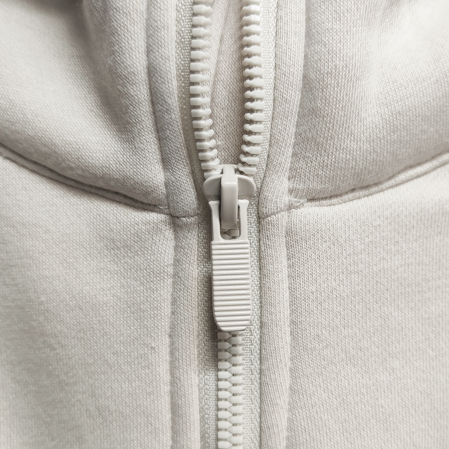  Fleece-Lined Warm Zippered Long-Sleeve Hooded Sweatshirt 7024