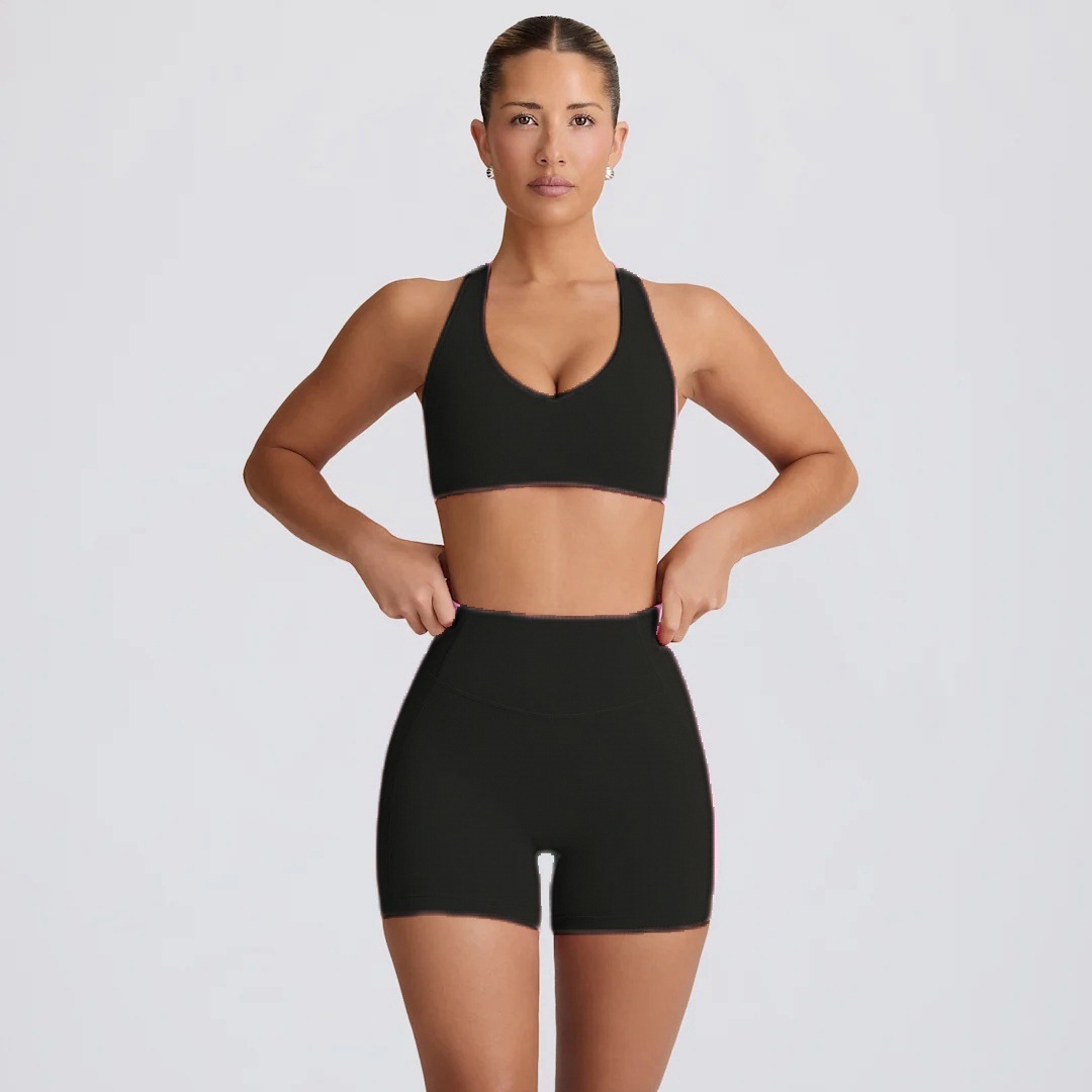  Heart-Shaped Yoga Set with High-Waisted Shorts and Colorblock Design 2-Piece Set SKL-FNK25118