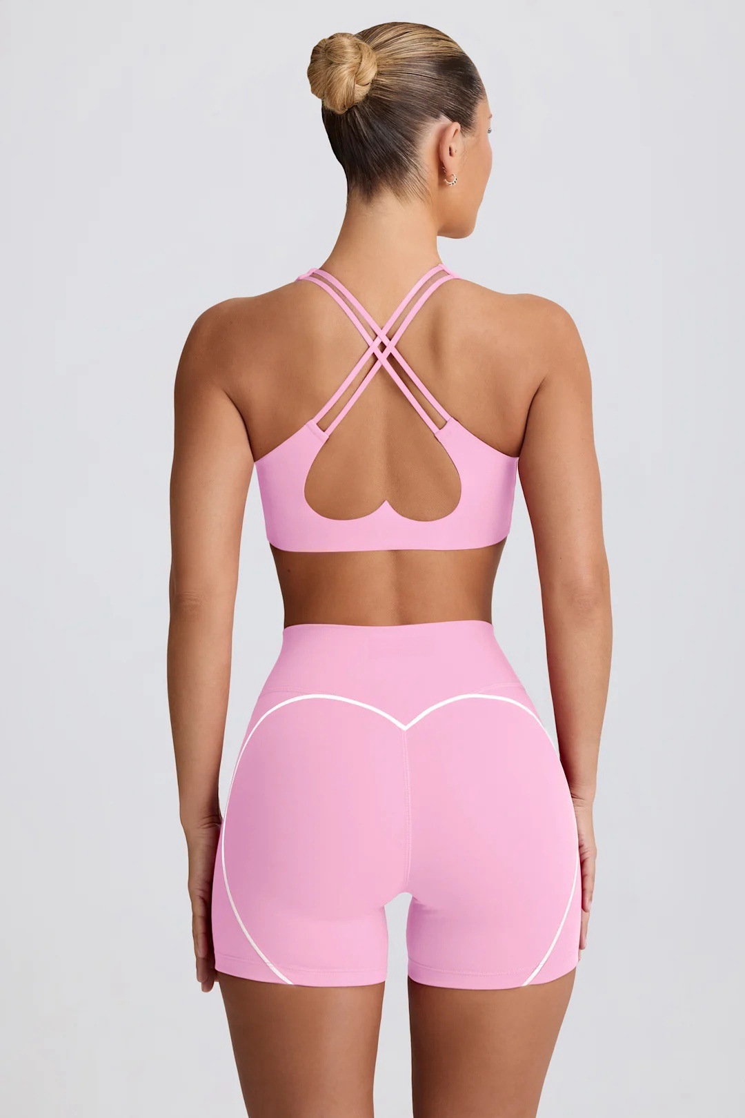  Heart-Shaped Yoga Set with High-Waisted Shorts and Colorblock Design 2-Piece Set SKL-FNK25118