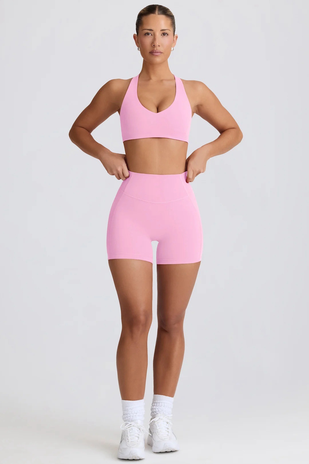  Heart-Shaped Yoga Set with High-Waisted Shorts and Colorblock Design 2-Piece Set SKL-FNK25118