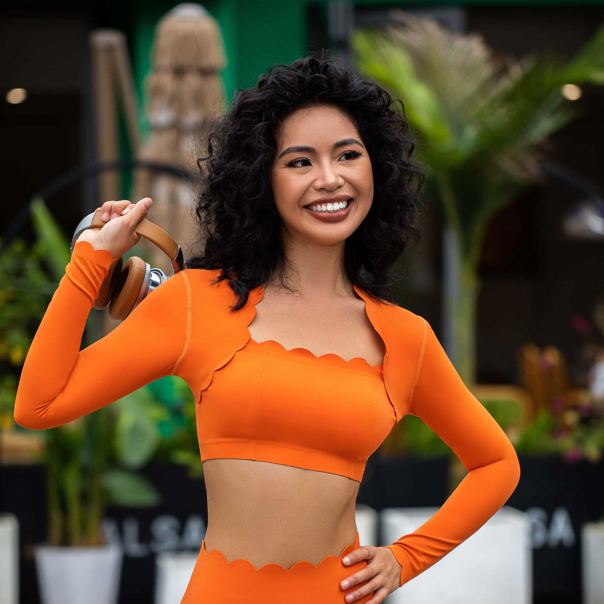 Square Neckline High-Stretch Fitted Yoga Long-Sleeve Crop Top SKL-FNK8810