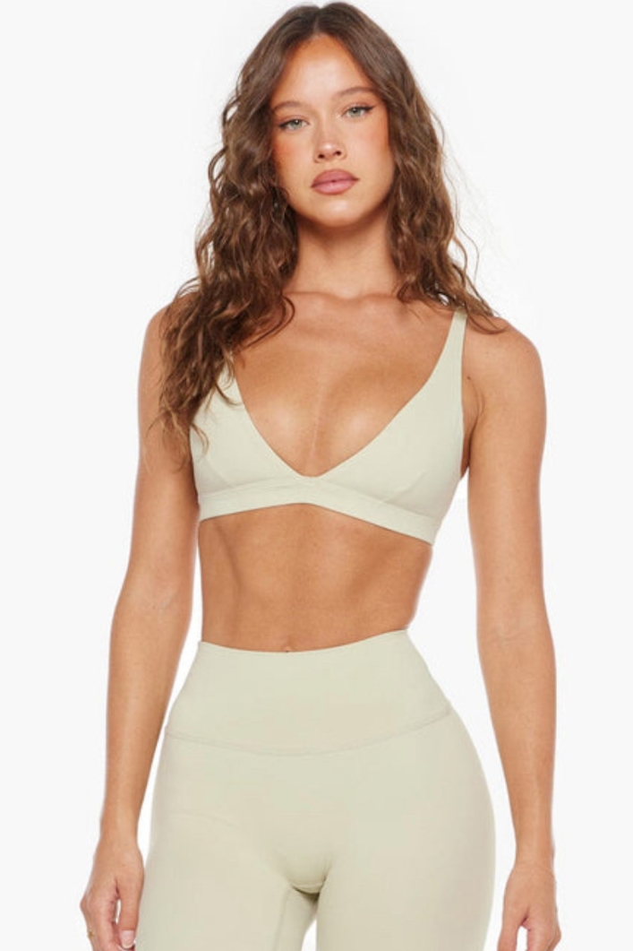 Slimming High-Waisted Ankle-Length Yoga Set with Push-Up Supportive Sports Bra and Racerback Design SKL-FNK202316