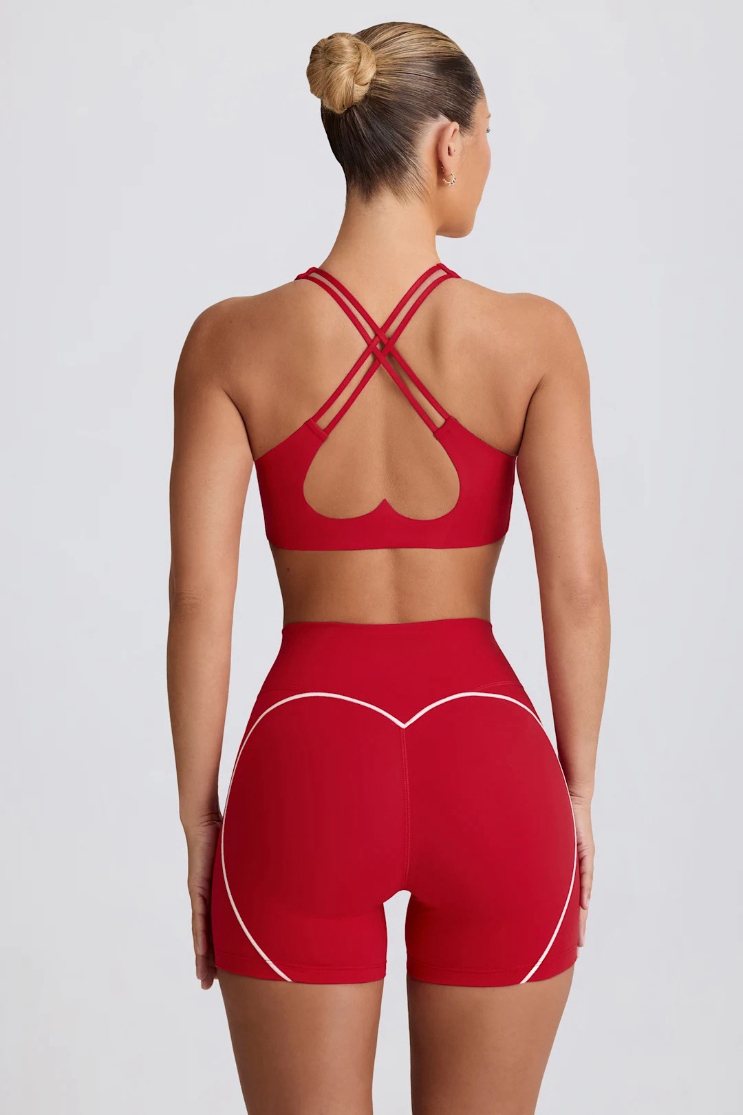  Heart-Shaped Yoga Set with High-Waisted Shorts and Colorblock Design 2-Piece Set SKL-FNK25118