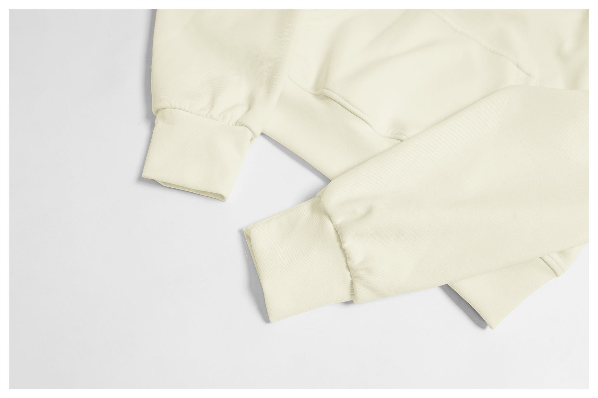 Hooded Warm And Windproof Sweatshirt EWY2501