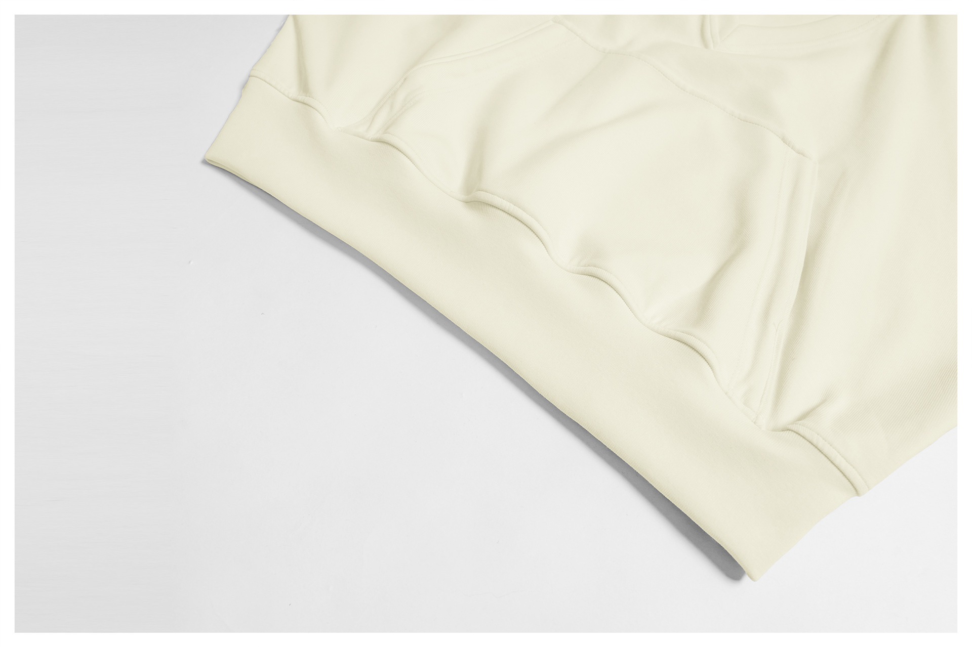 Hooded Warm And Windproof Sweatshirt EWY2501