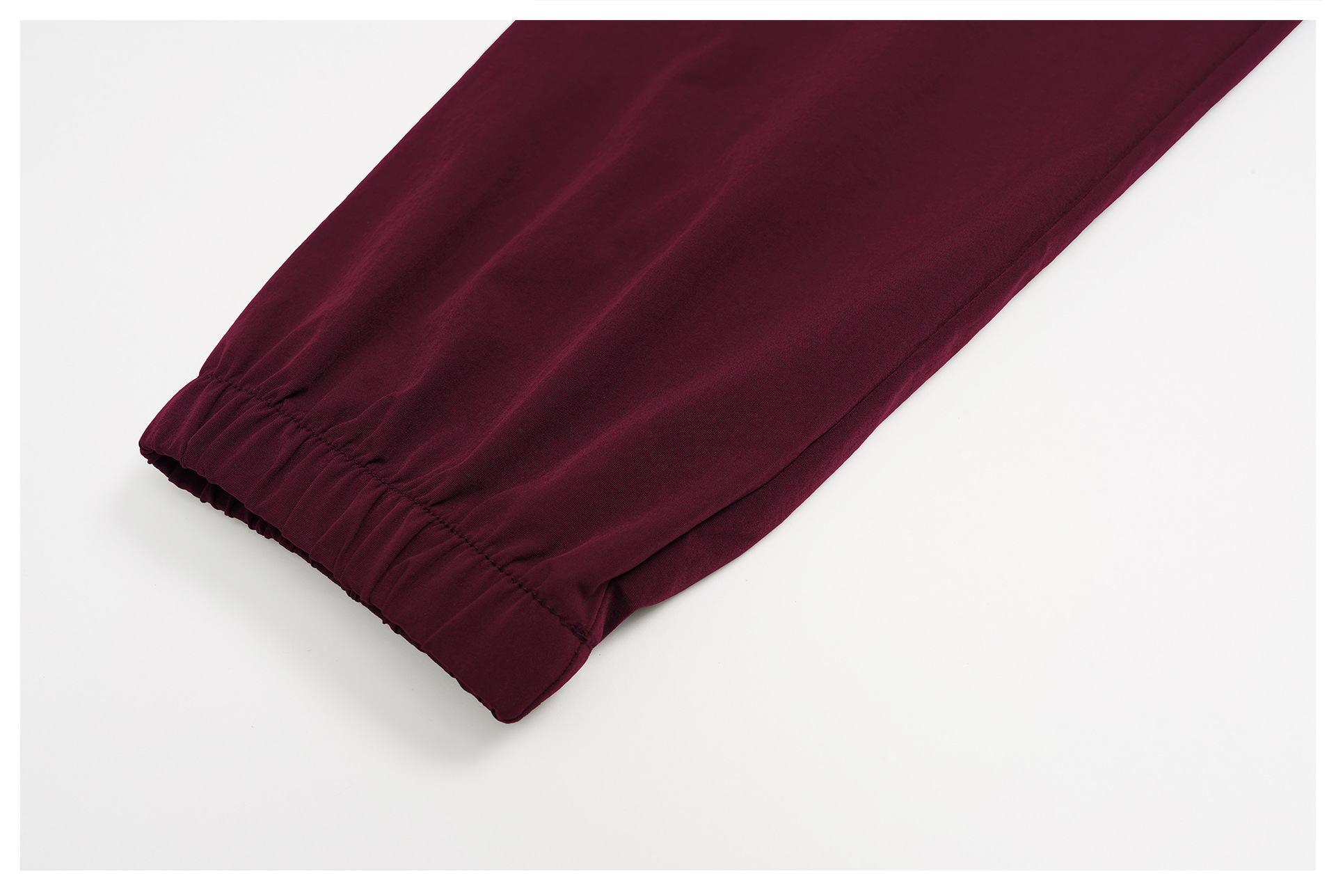 Outdoor Sun Protection and Hooded Sports Jacket with Windproof Zipper EWT2520