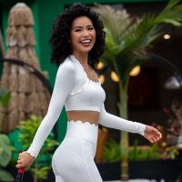 Square Neckline High-Stretch Fitted Yoga Long-Sleeve Crop Top SKL-FNK8810